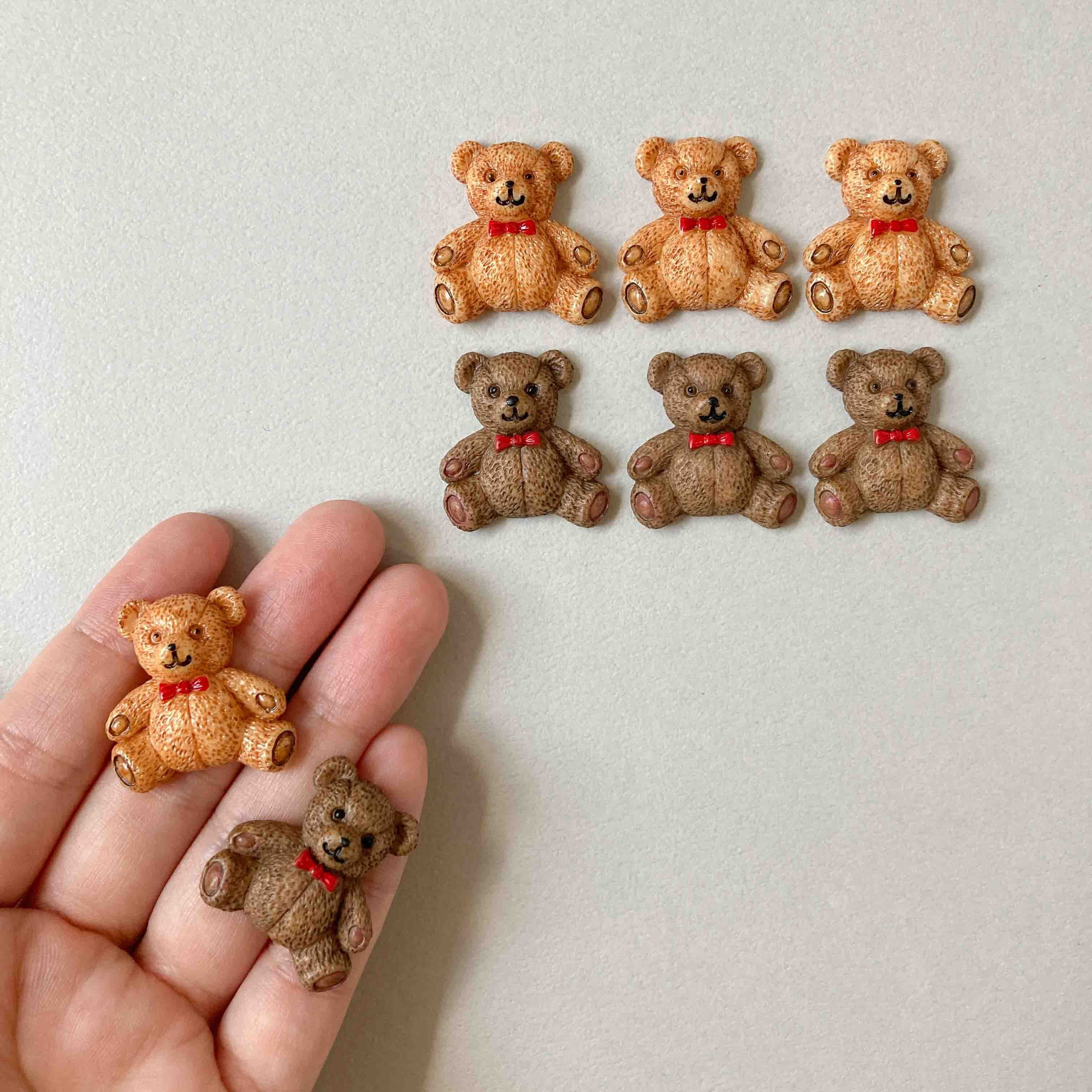 再入荷〉リボンでおめかしテディベアのデコパーツ（28mm） | Dua