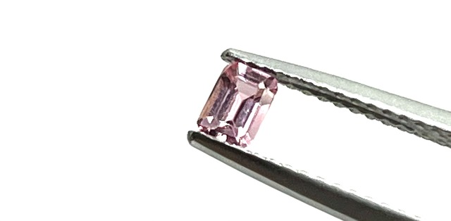 ピンクサファイア［D-18］