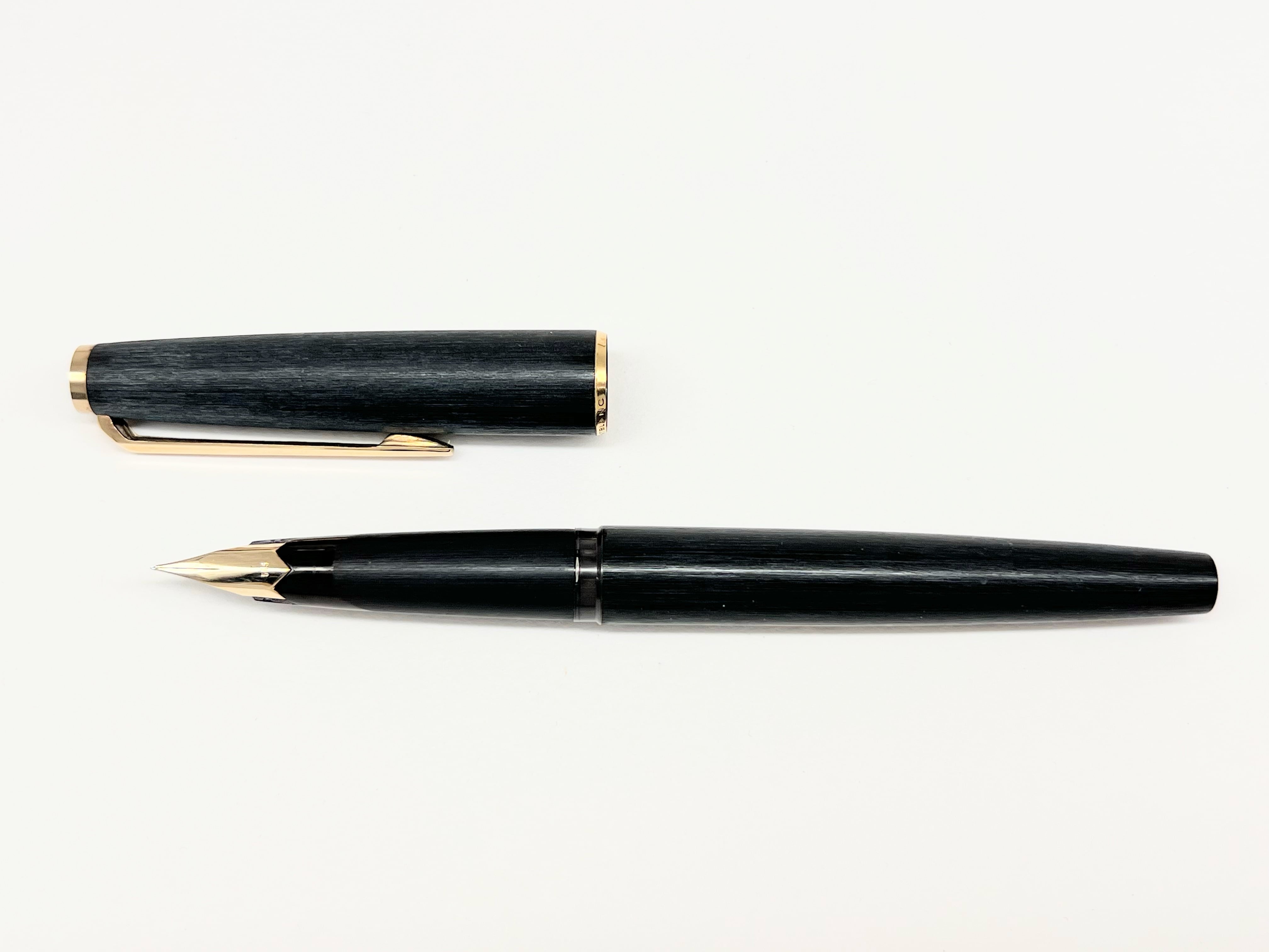 日本正規代理店品 モンブラン カレラ14K 万年筆 イエロー ブラック