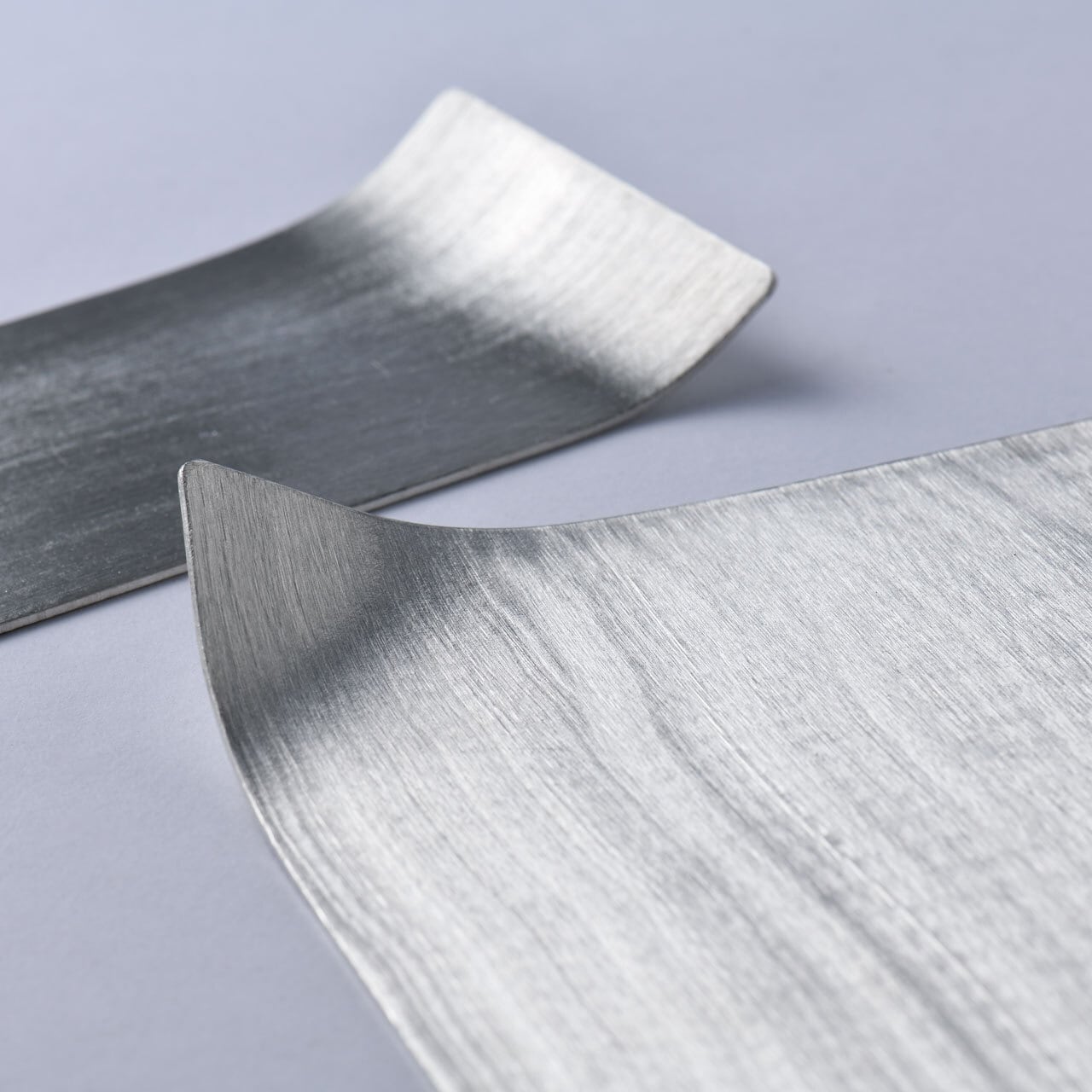 錫製プレート／皿／トレイ》静波 錫板 175×145｜銀雅堂 | 生活を楽しむ