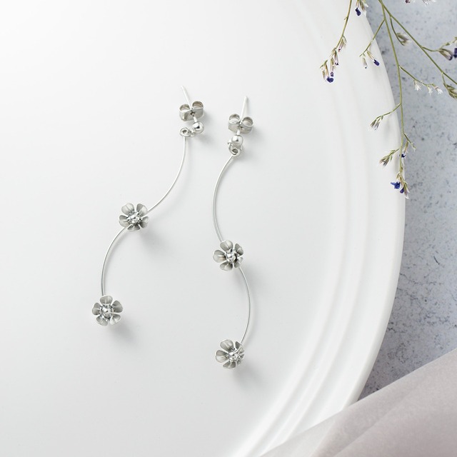 小花 ピアス&イヤリング シルバー