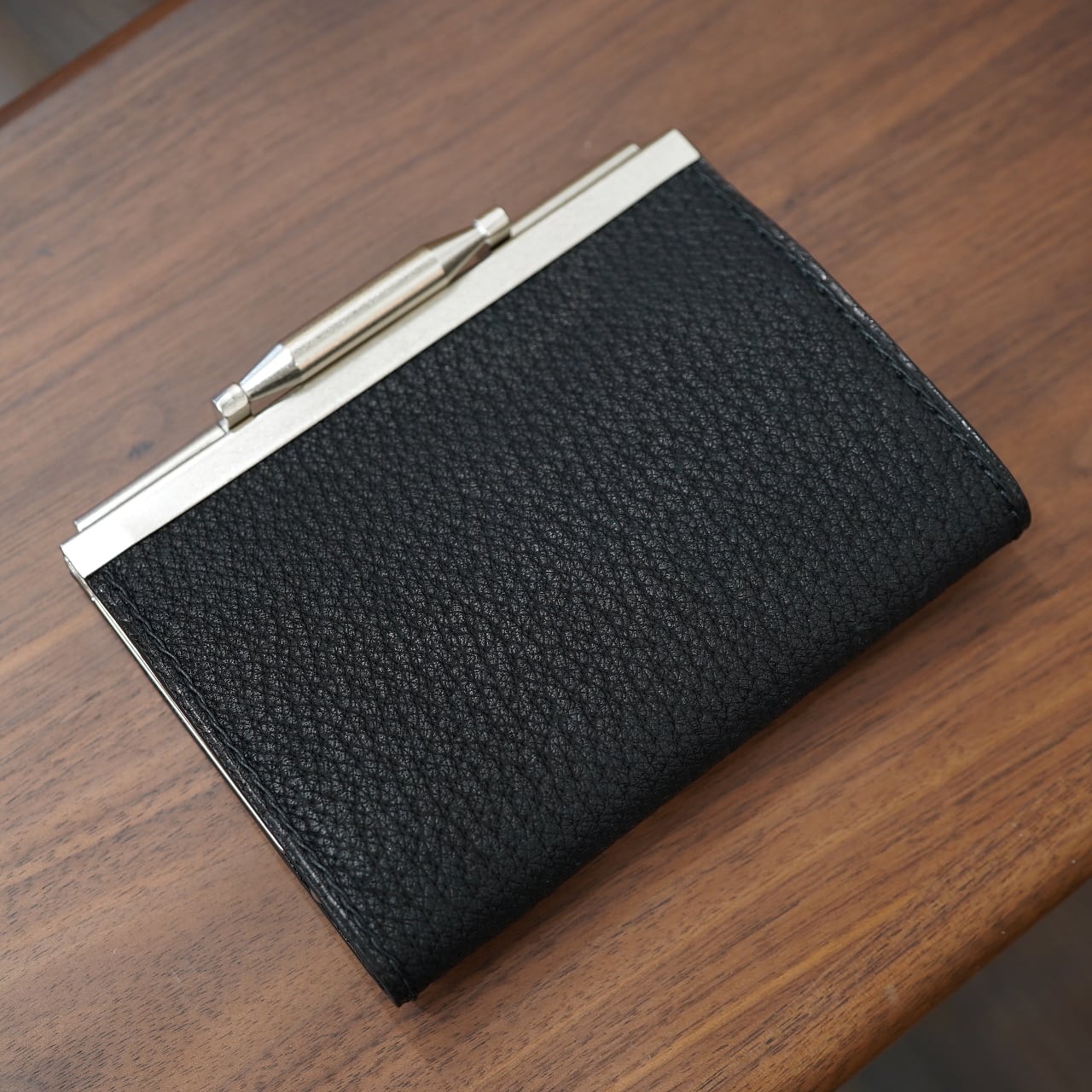 Maison d' Artisan 特注がま口ウォレット Monnaie(モネ) イノシシ革ブラック