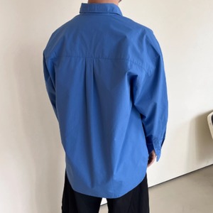 シンプルモダンブルーシャツ　0823