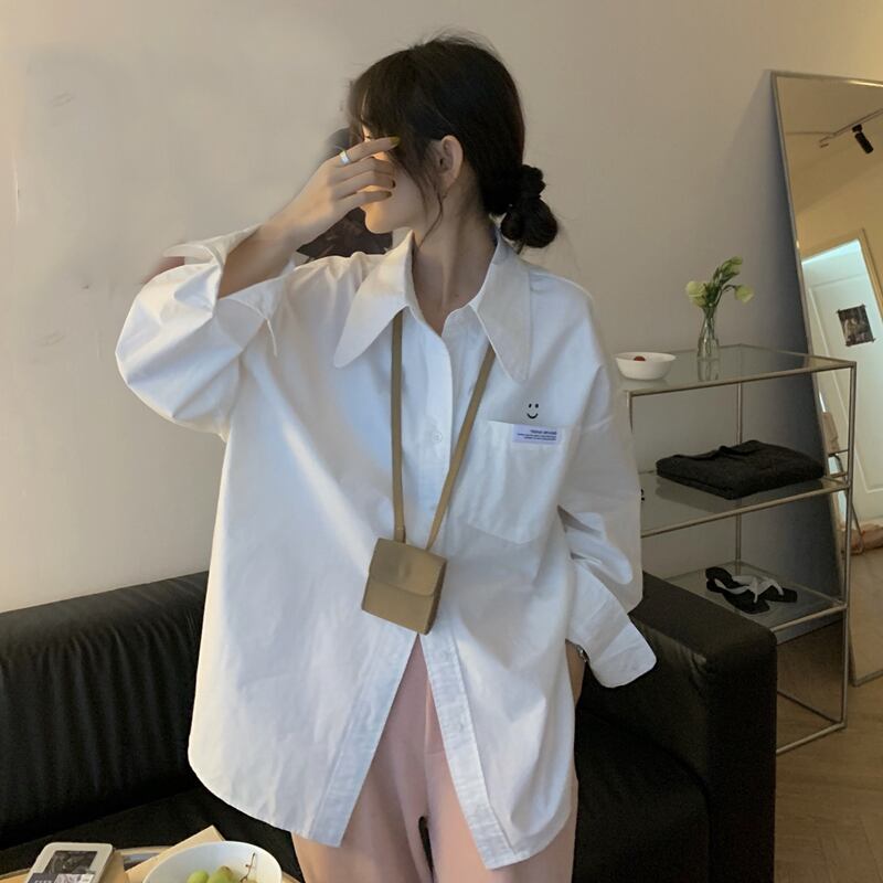 ホワイトシャツ レディーススプリングオータムスタンダードブラウス ロング レトロ 春物 秋物 試着室47823676593