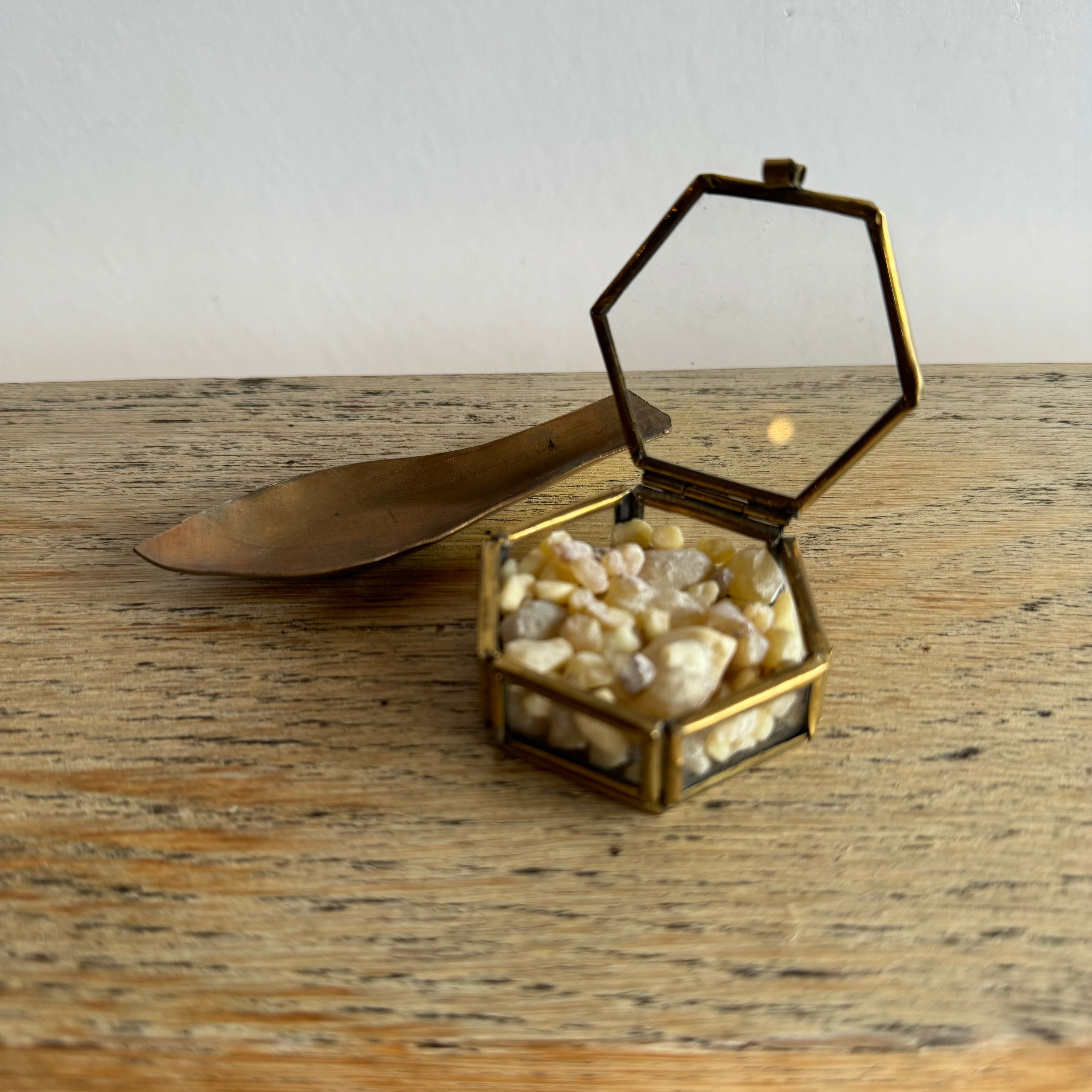 フランキンセンス（乳香）銅香炉付① | MUSUBI Store