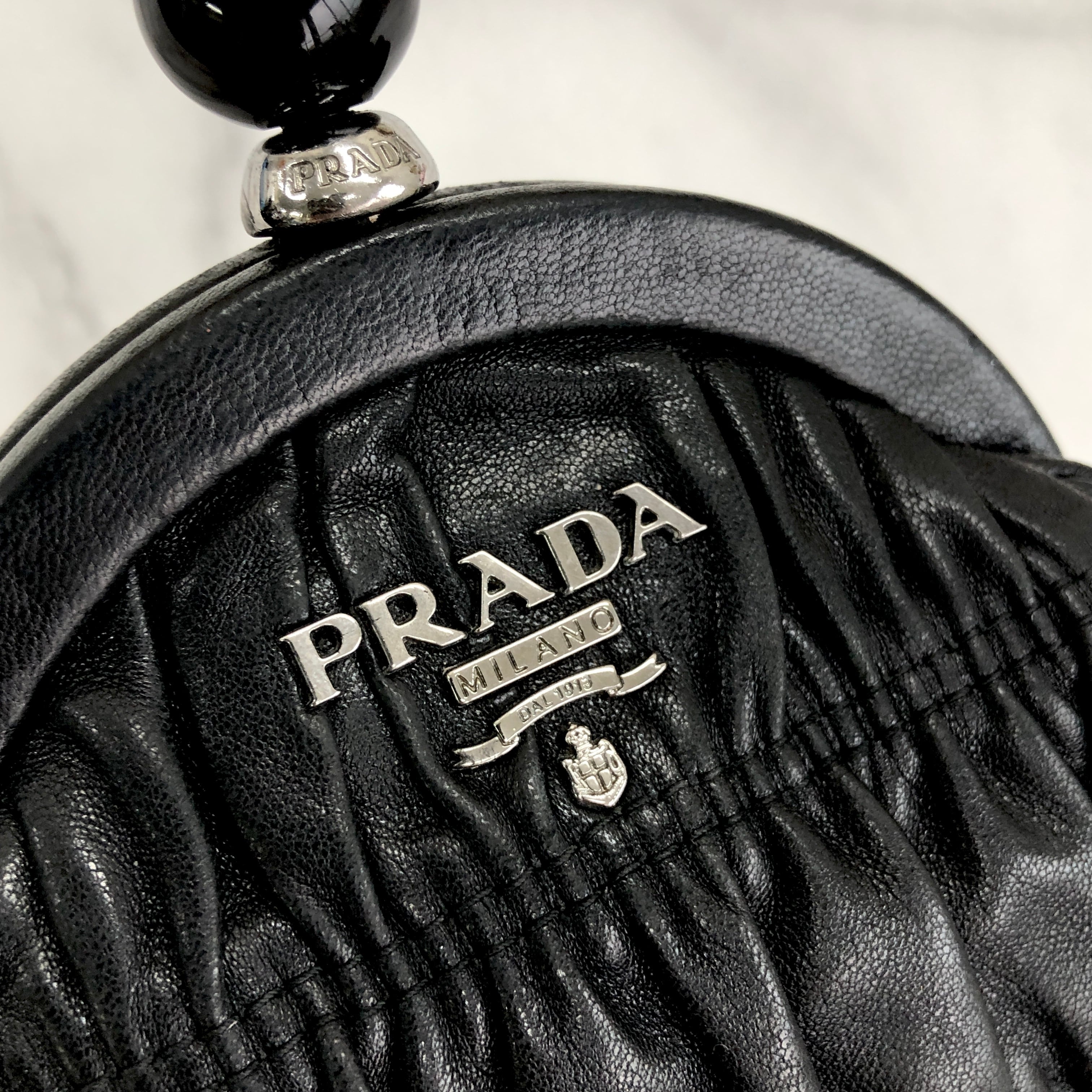 PRADA プラダ ロゴ ストーン レザー ギャザー がま口 コインケース