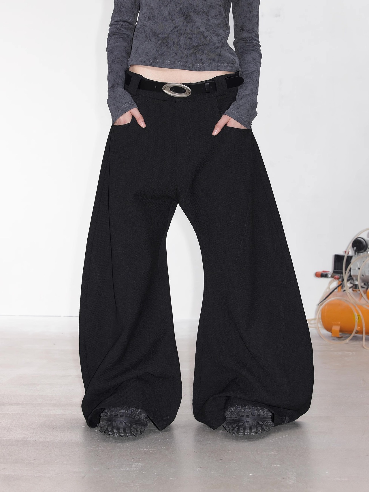 O-Cut Wide Pants