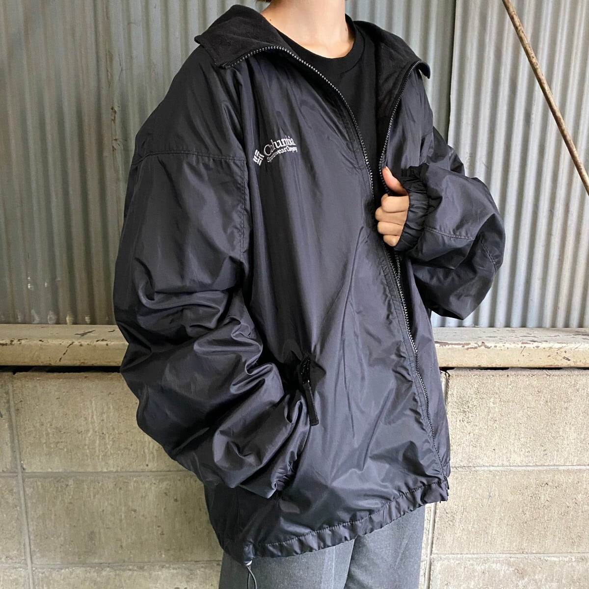 Columbia ナイロンジャケット きつ 