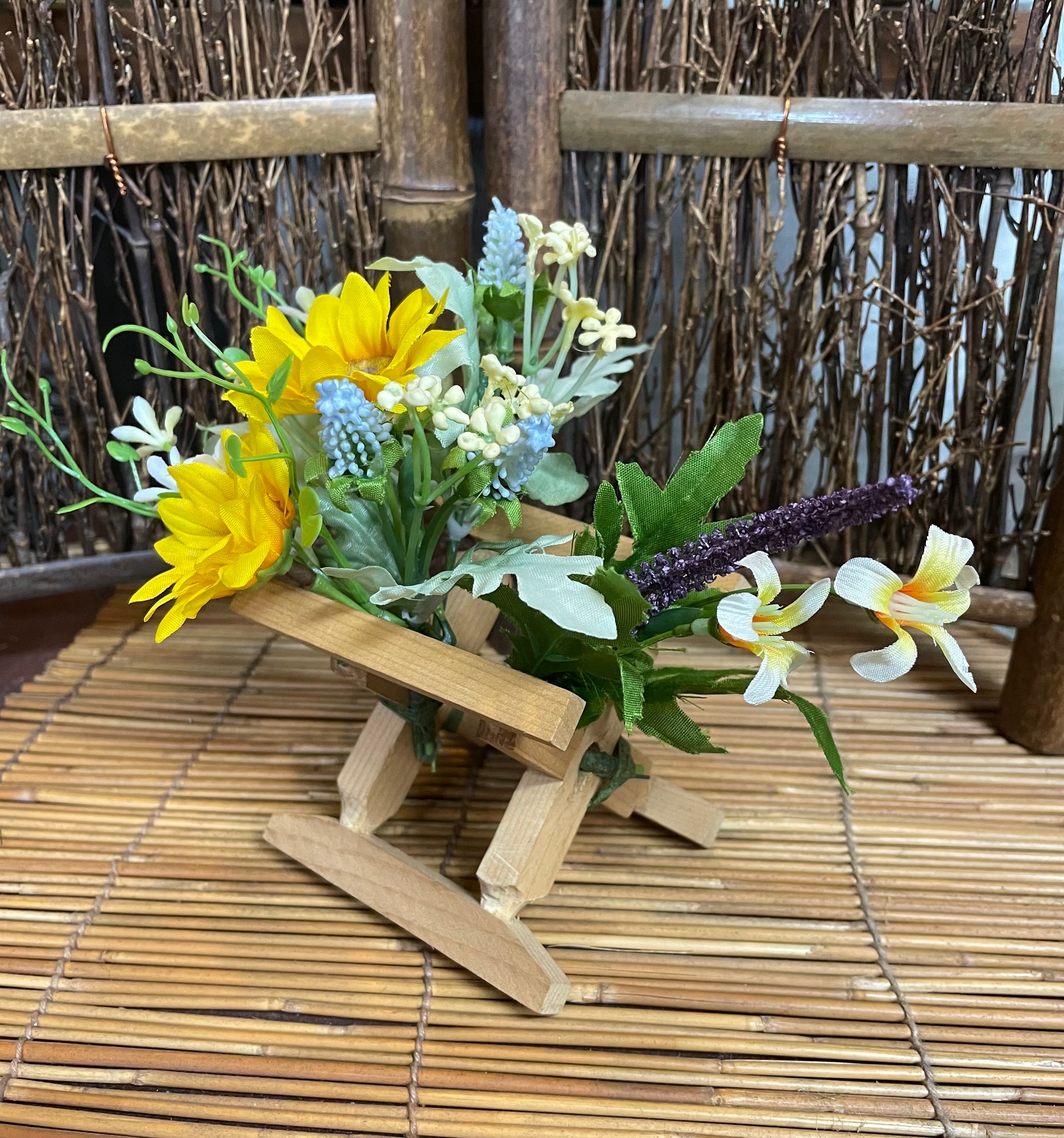 ミニ糸枠ひまわりアレンジ