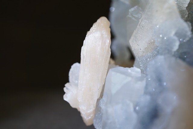 アポフィライト/カルセドニー/スティルバイト Apophyllite/Chalcedony/Stilbite 1388