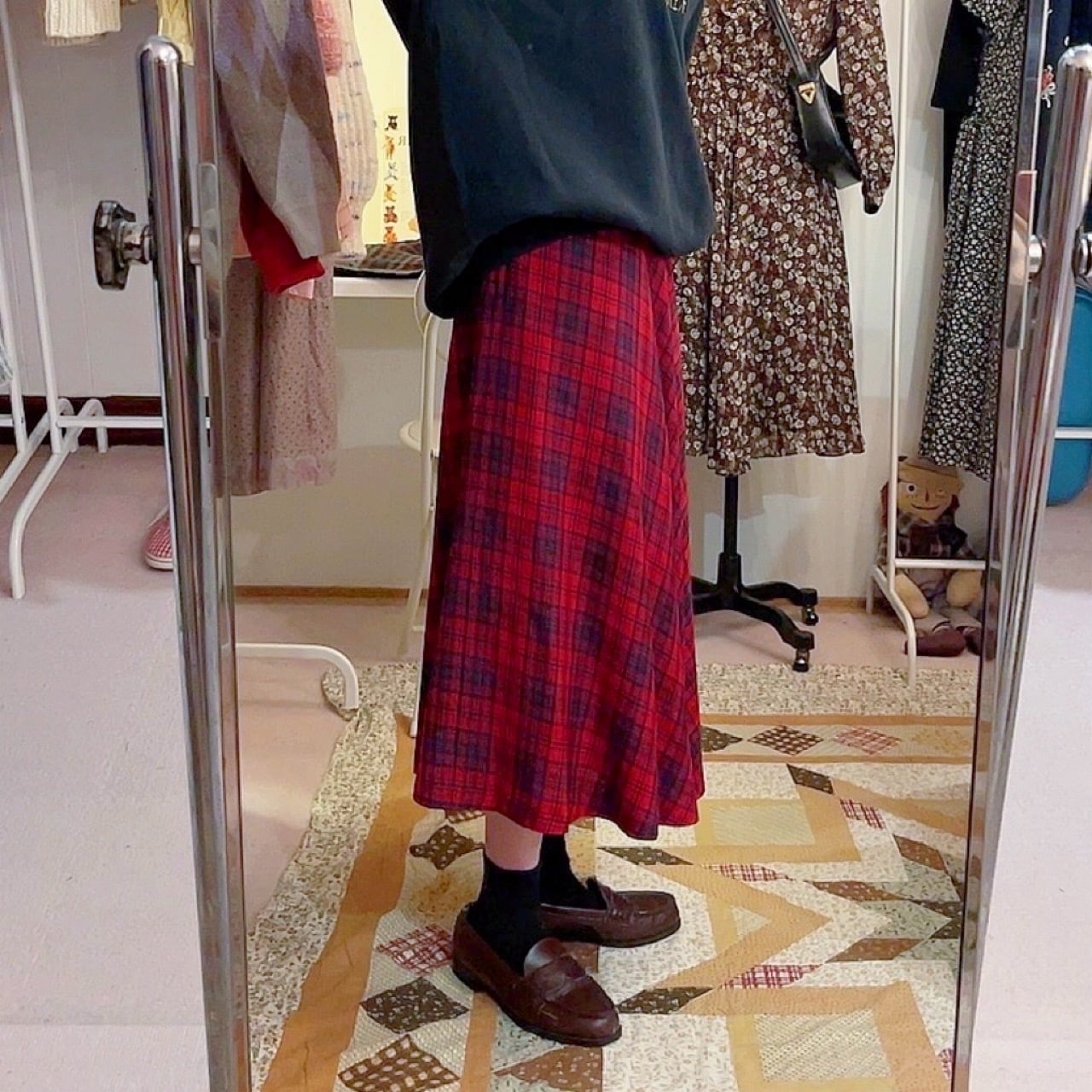 red navy check flare skirt