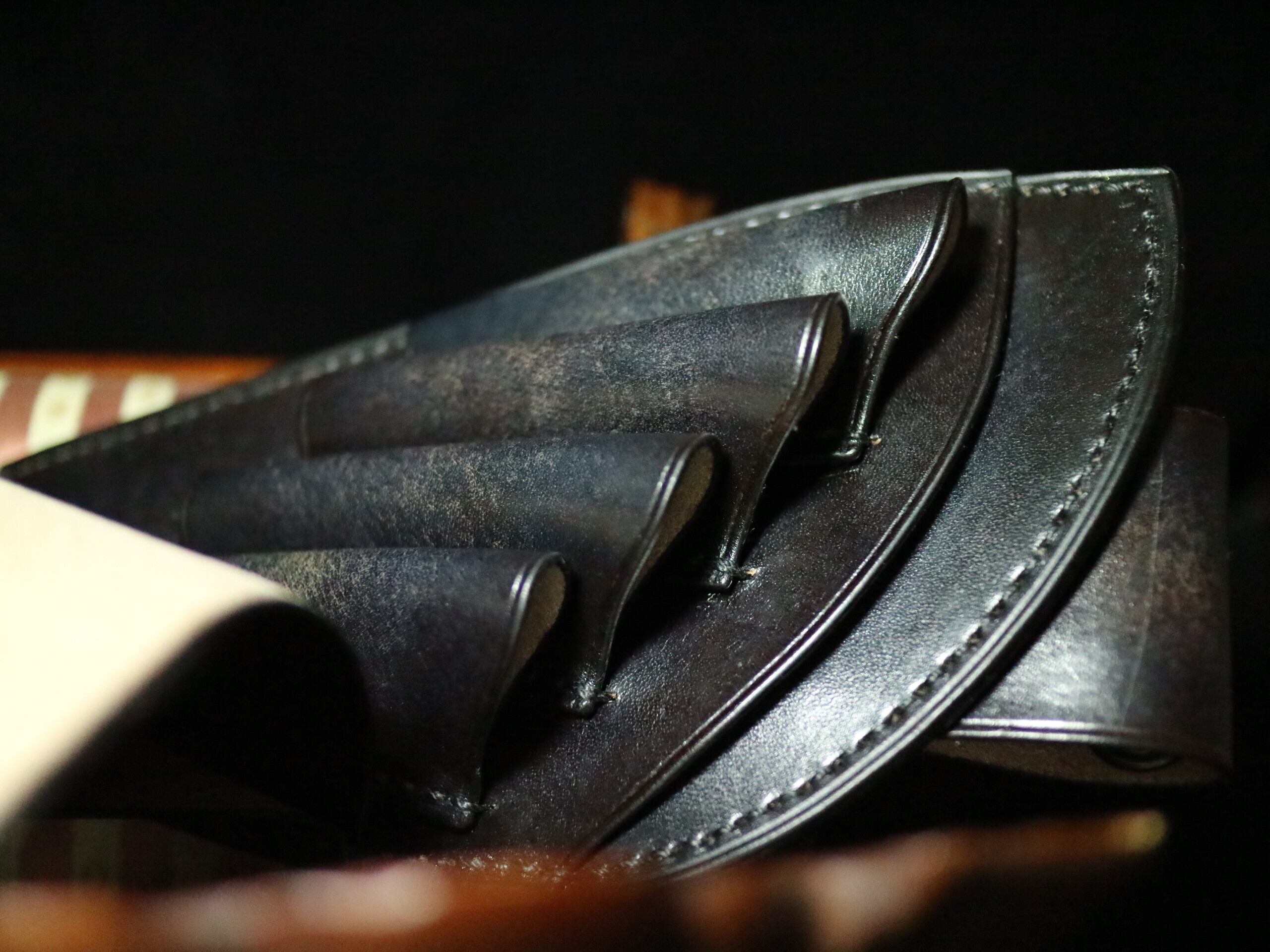 本革高級シザーケース【手染めブラックアンティーク】 | Haruleather