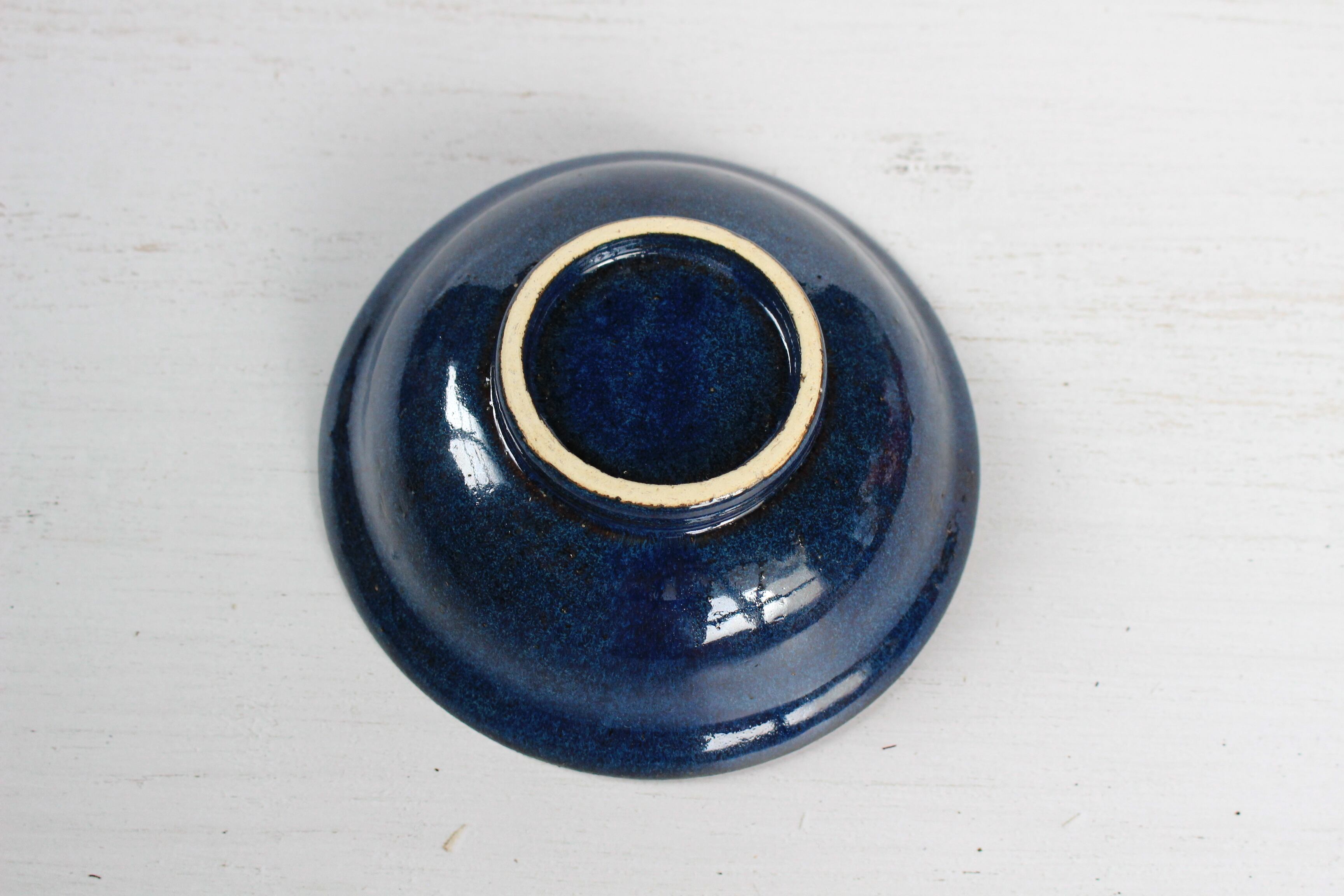 濃紺の鉢 -生きるということ-