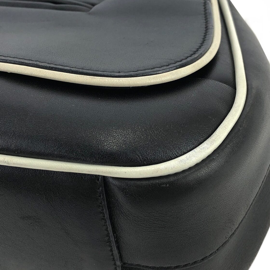 PRADA プラダ ロゴ型押し フロントファスナー ナイロン×レザー 