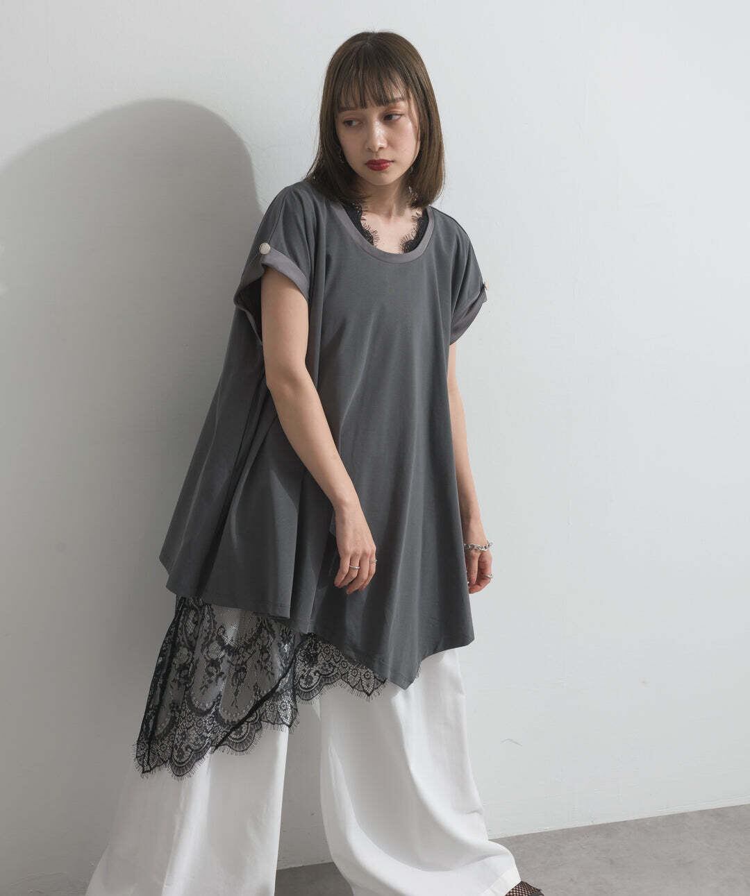 QF アシメチュニック 32884 サテン部分使いアシメチュニックTシャツ charcoal | エルキカク