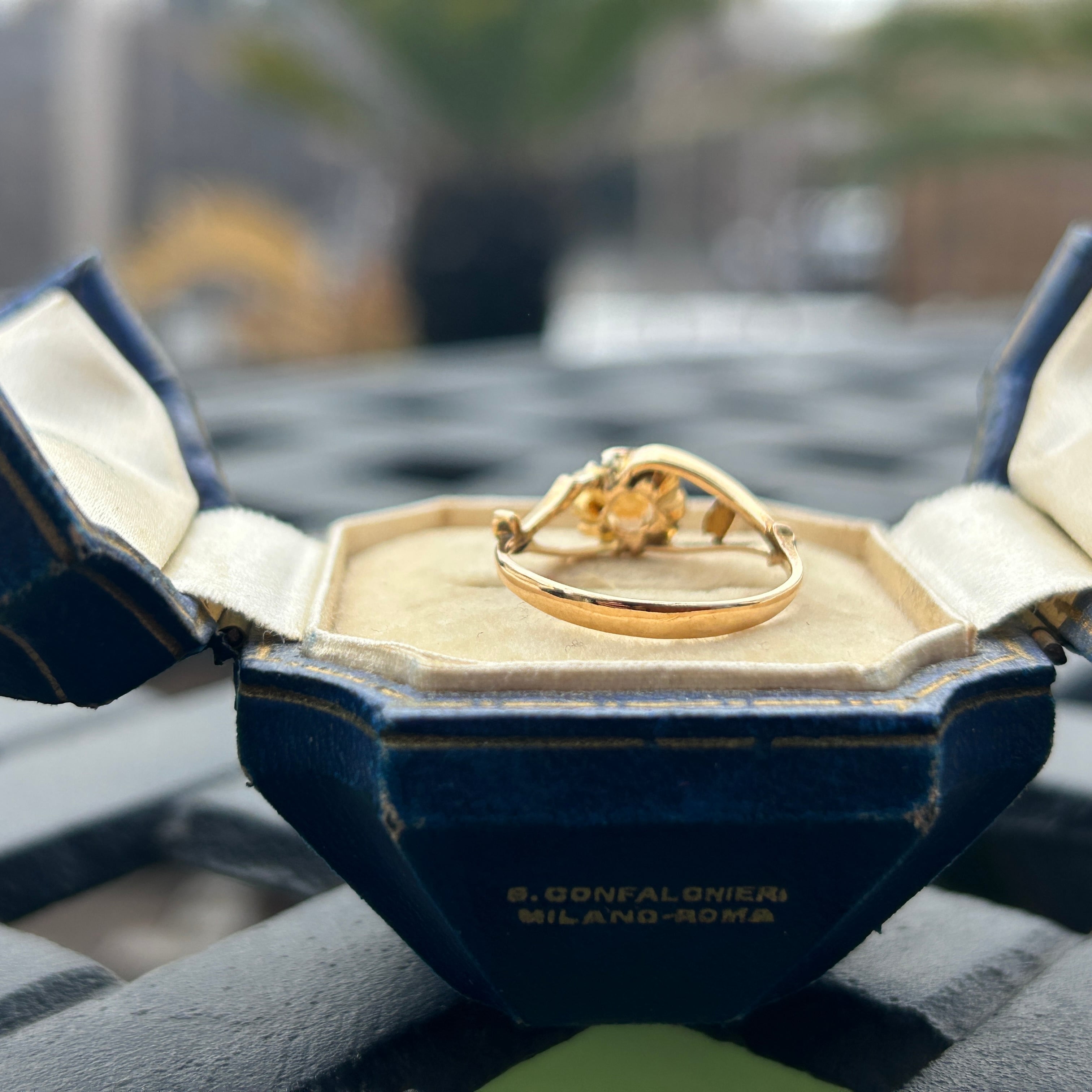 アンティーク　貴重な戦前の桜モチーフリング