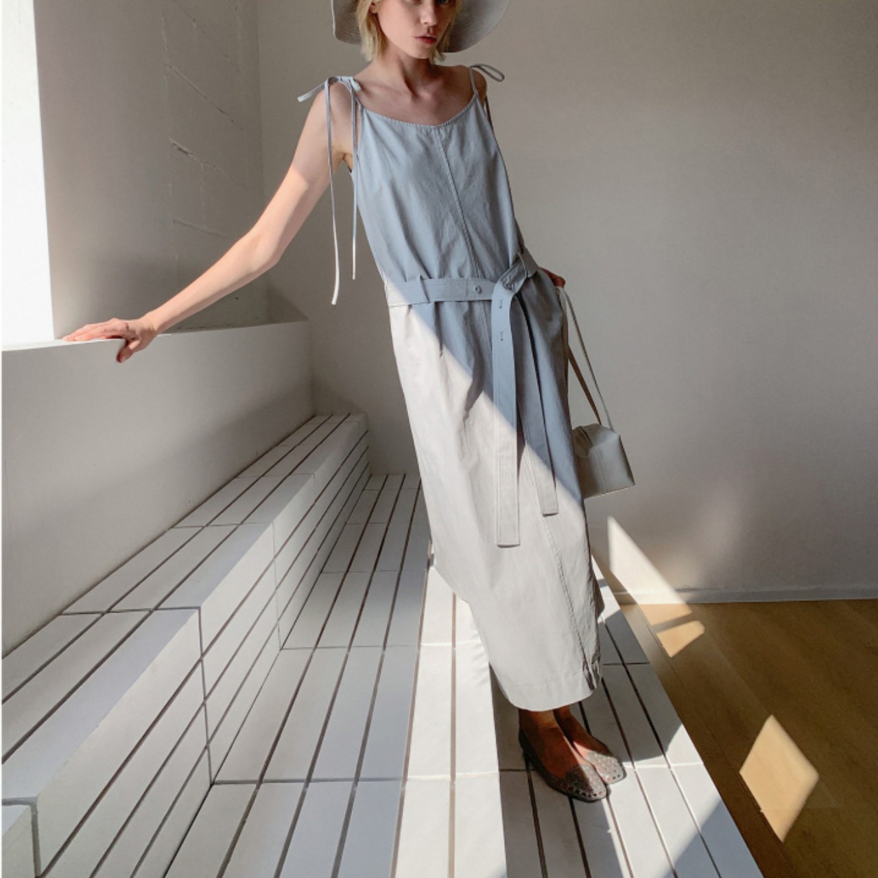 Ruban Belted Strap Dress F0600