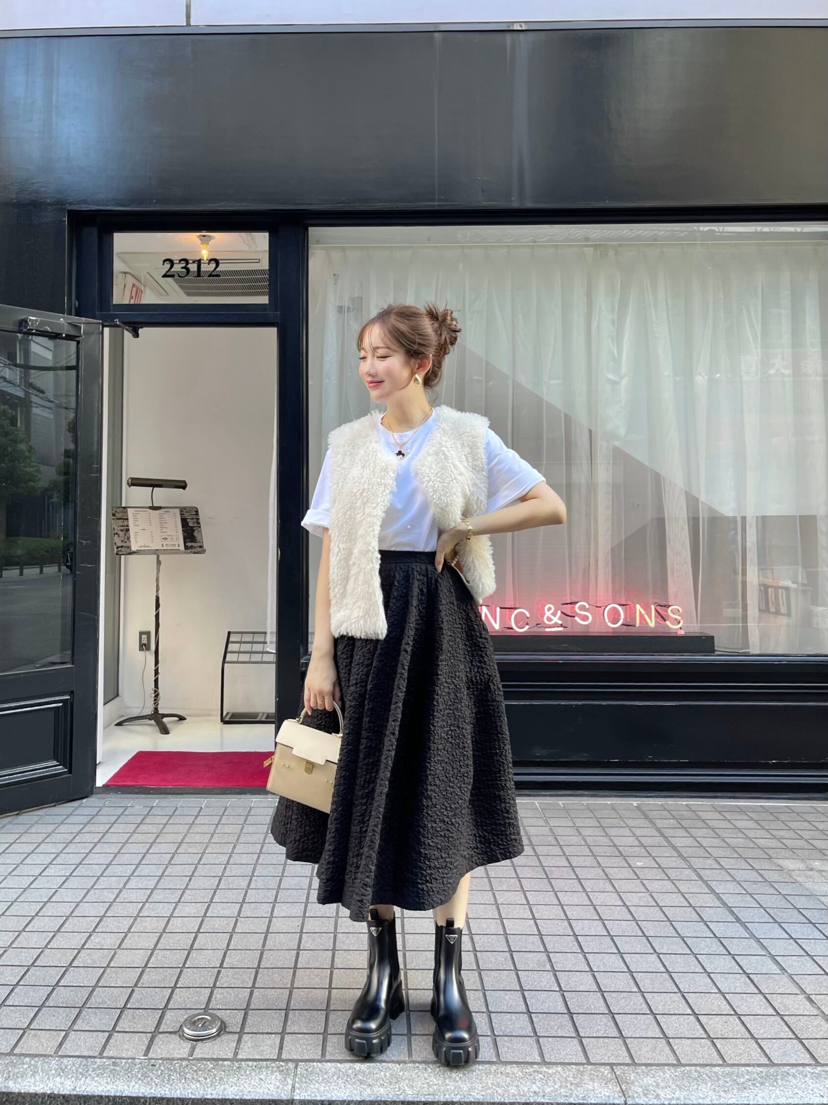 新品　HYEON ヘヨン　swan skirt 黒