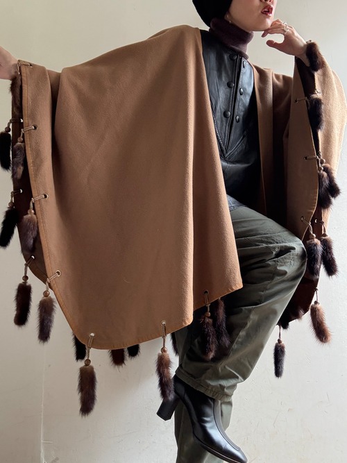 1980s Vintage Fur/Wool Design Cape