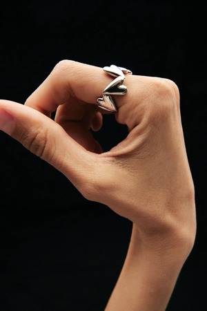 【avgvst】 Dancing Hearts Ring