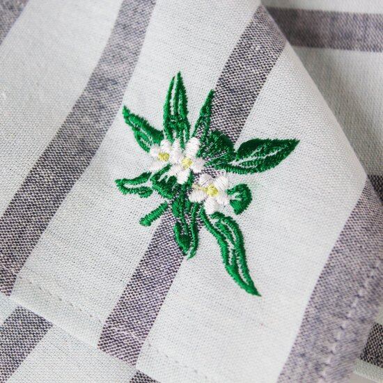 刺繍の亀田縞ハンカチーフ 五泉のムラサキ | 五泉之田中刺繍