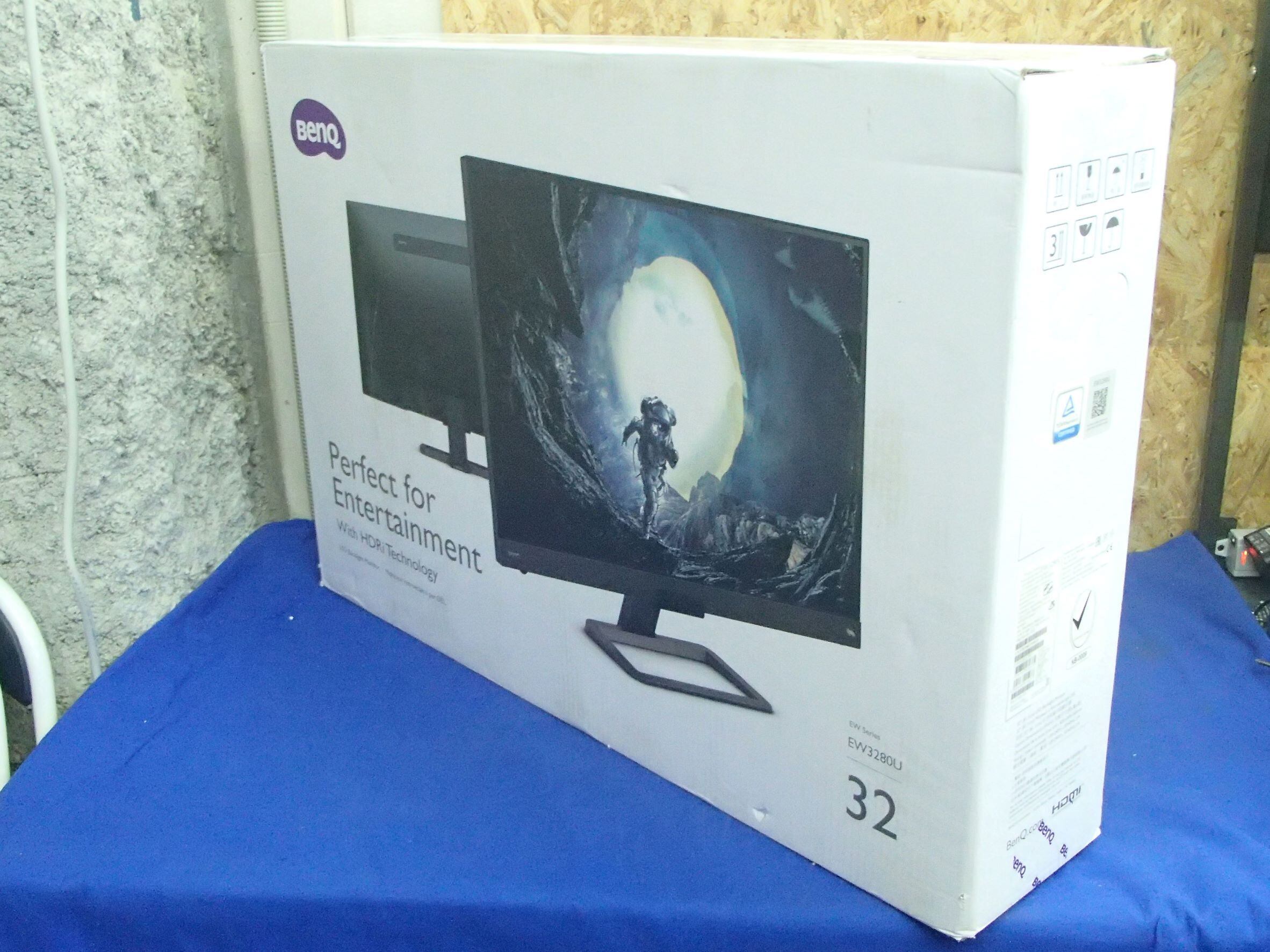 中古美品 BenQ EW3280U 32インチ IPSパネル 4K HDR10 対応