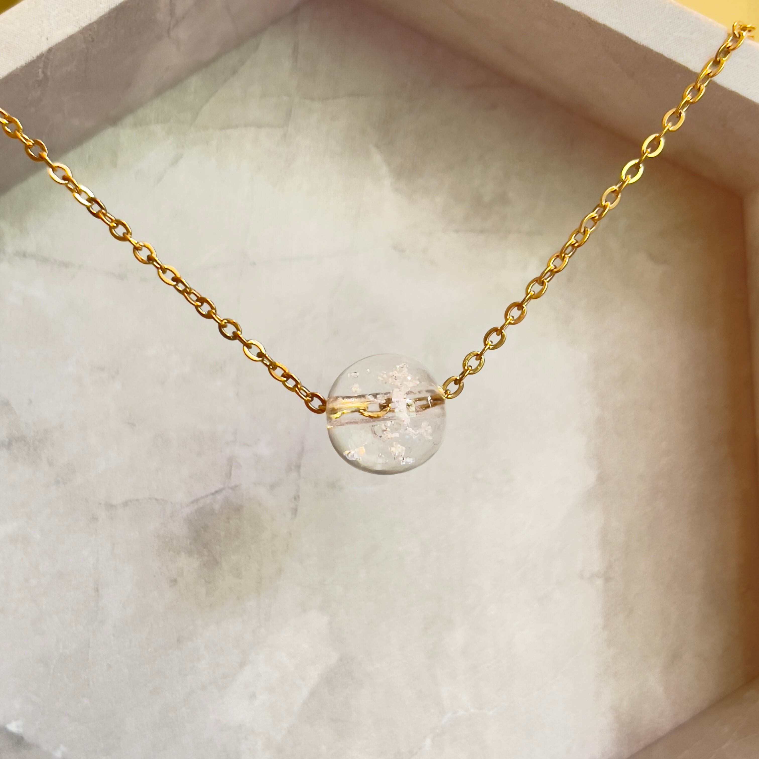 chandelier / baby pink | Pay ID chandelier / baby pink | Pay ID