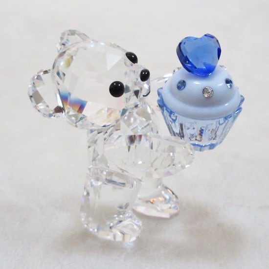 スワロフスキー 「クリスベア ブルーのカップケーキ」（Kris Bear Blue