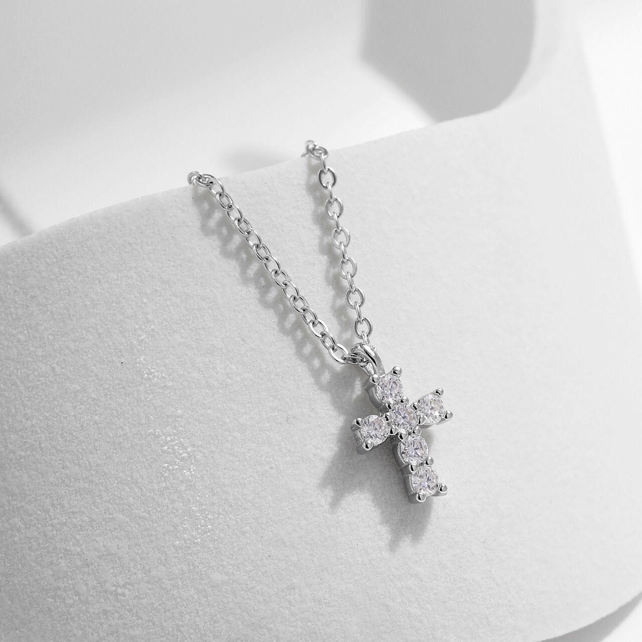 ペンダント おしゃれ キラキラ ダイヤモンド 十字架 シルバー