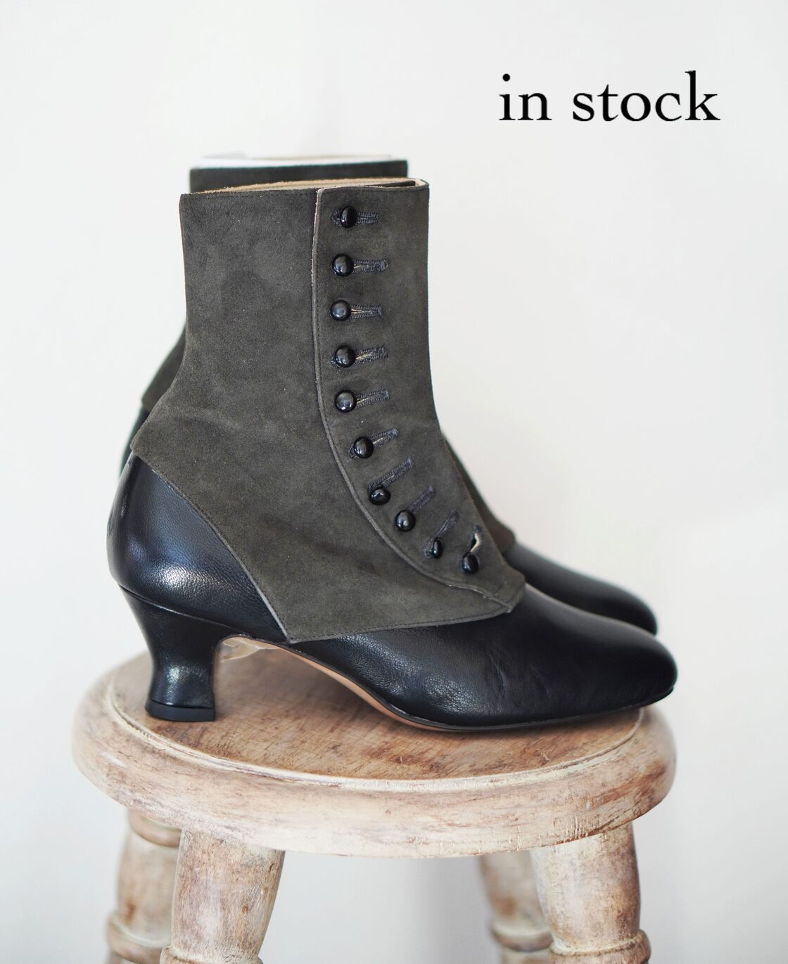 in stock 即納可 ❇︎Button top boots antique style ❇︎（ボタン 