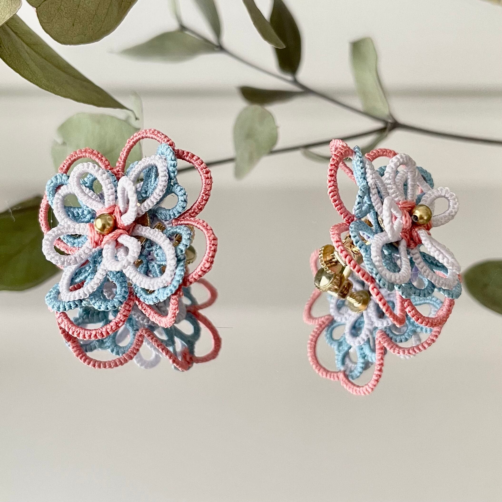 KiZuNa〜luire〜シルク糸＊天青・霞・曙色レースのピアス・イヤリング