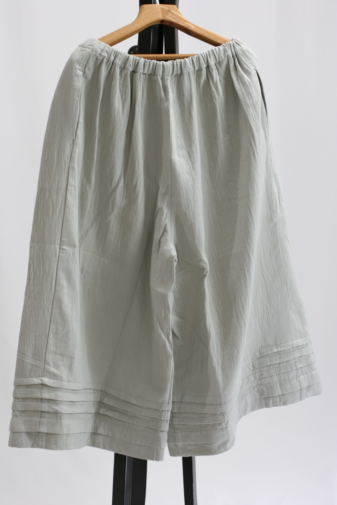 【ROBE de PEAU】Wide tuck culottes（RS018）