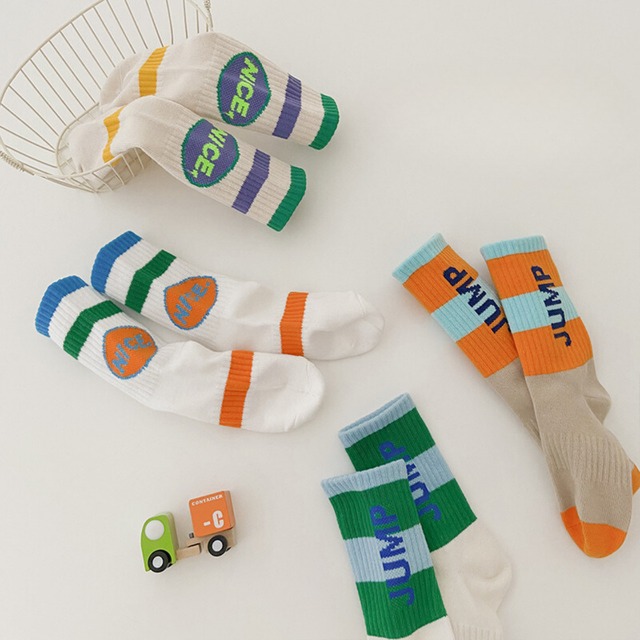 【即納】スポーティーなクルーソックス 4足セット