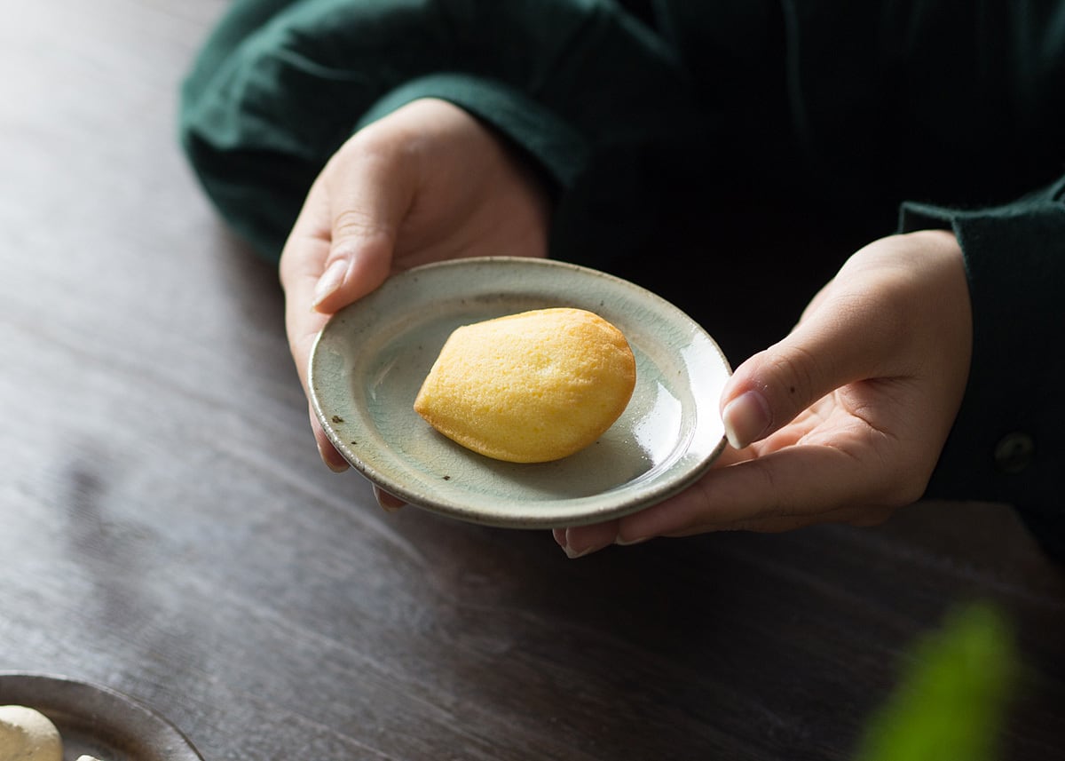 灰釉 オーバル豆皿(小皿・豆皿・取り皿・醤油皿)/くるり窯 灰釉 オーバル豆皿(小皿・豆皿・取り皿・醤油皿)/くるり窯