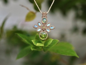 ペリドット × オパール 　ペンダント