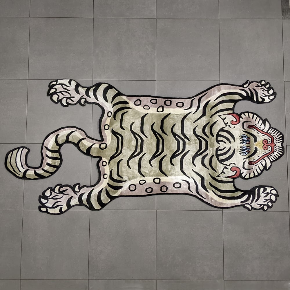 チベタンタイガー　 ラグ Tibetan Tiger Rug (Lサイズ シルク アッシュグリーン 064) チベタン