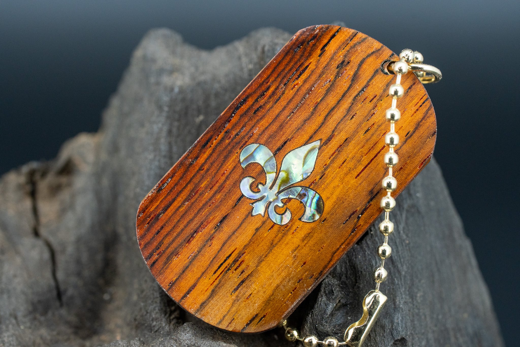 ※【 エスニックなローズウッド 】 ココボロ ドッグタグ象嵌 フルールドリス