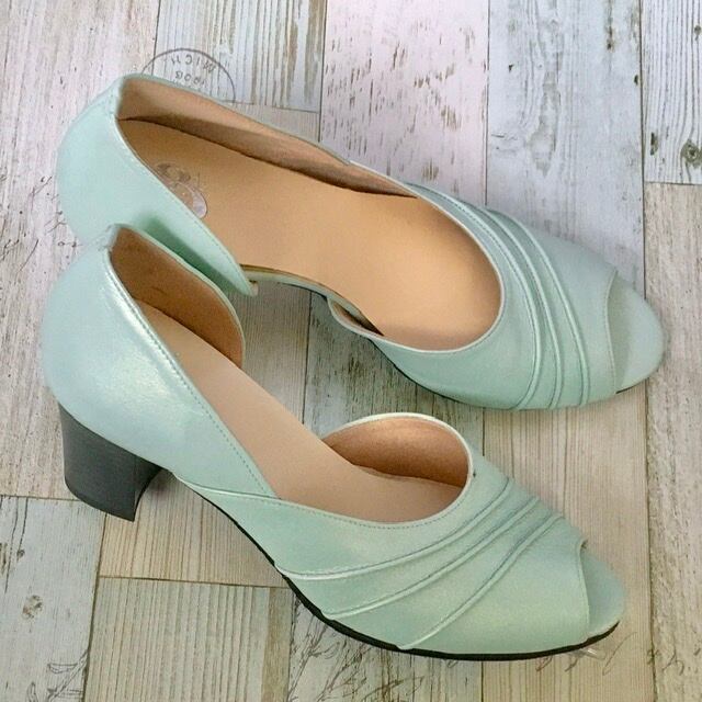 立体ラインオープントゥパンプス