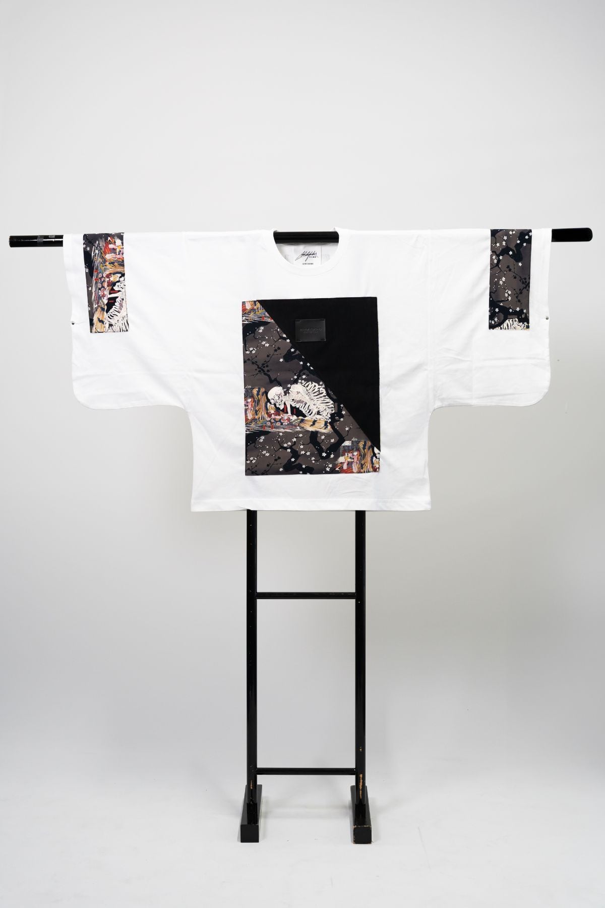 【青木被服× KIMO NO T®︎】コラボレーション "キモノット® ver. 髑髏・ホワイト"—AK-KIMONOT-DOKURO