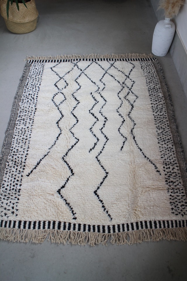 Moroccan rug BeniOurain　185×148cm　No296