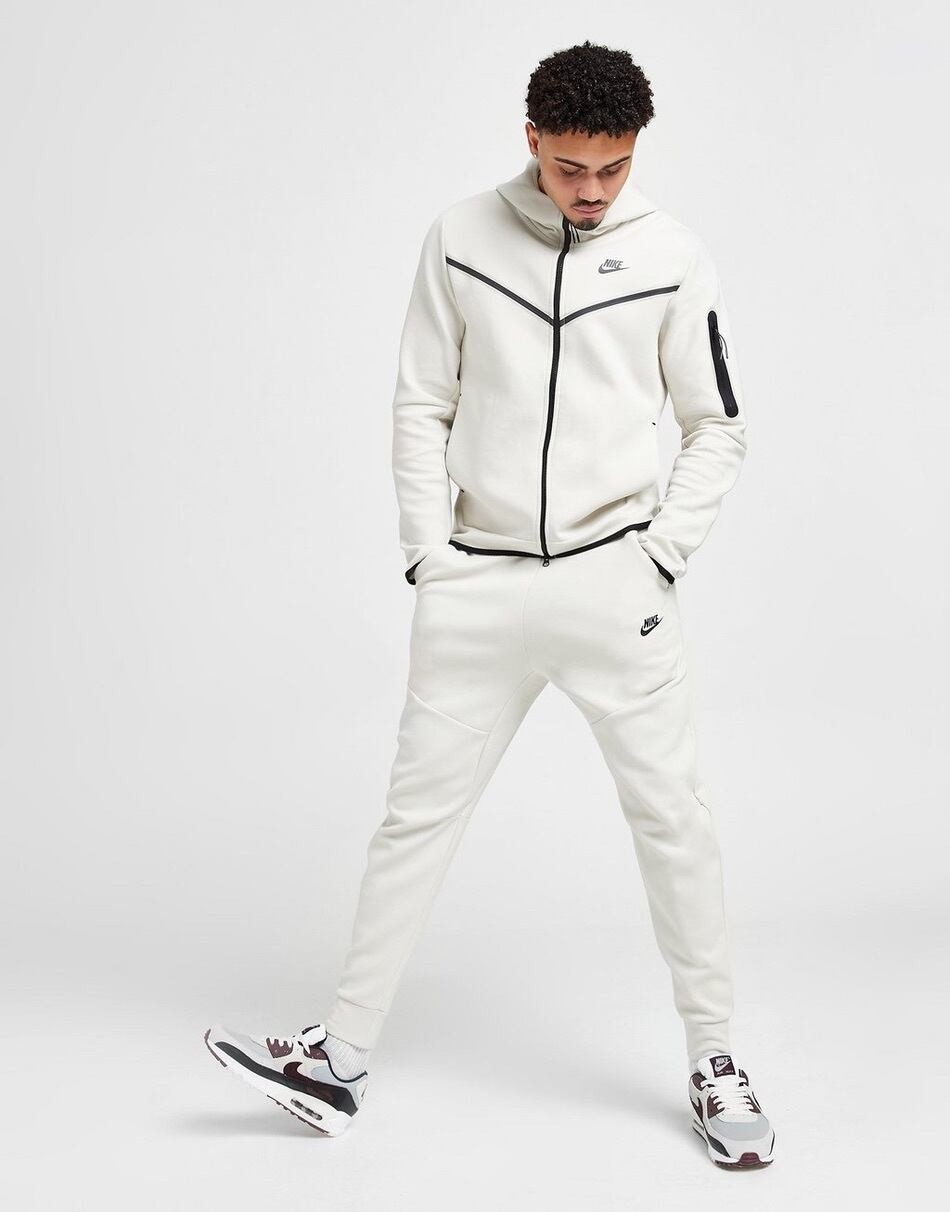 NIKE tech nylon pants set up