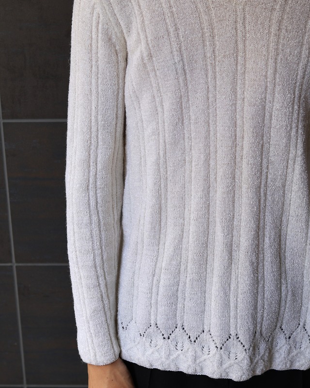 v neck nylon knit