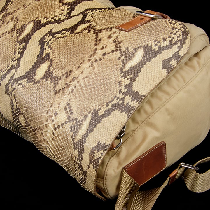 本物・送料無料・良品】PRADA・プラダ・ショルダーバッグ(パイソン