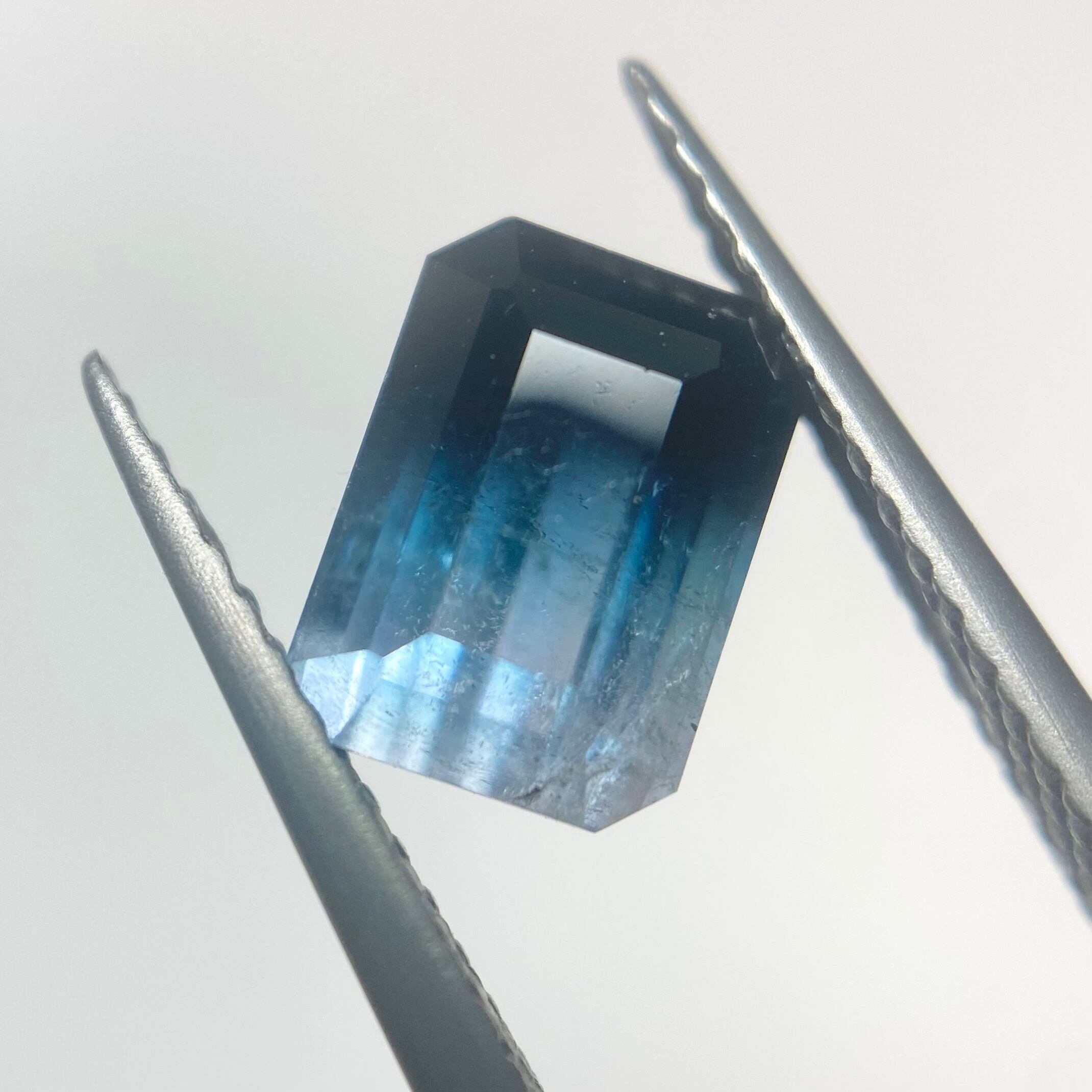 秋の夜長の澄んだ夜空 バイカラートルマリン