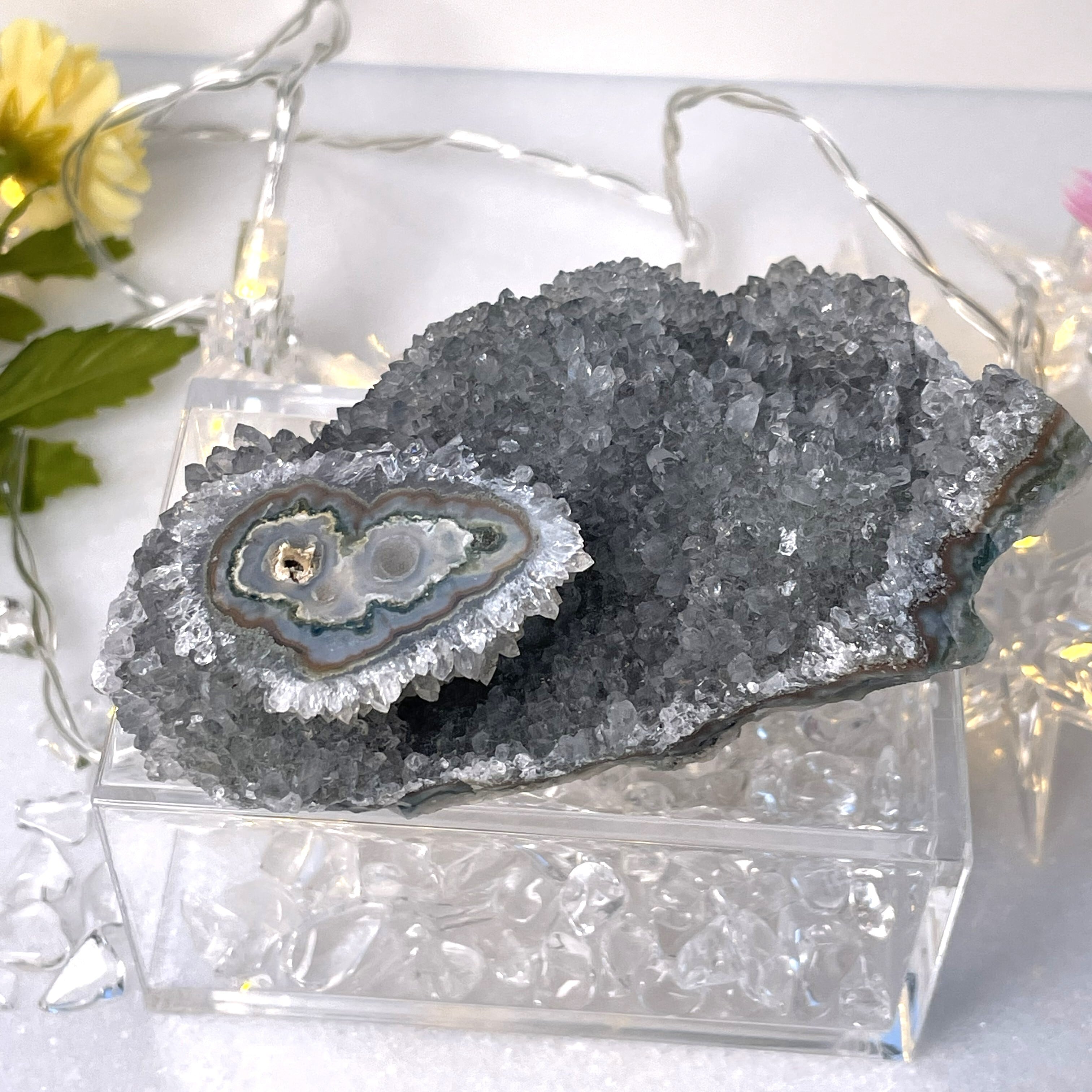 【心と現実を再生する癒しと調和の結晶】プラシオライト（グリーンアメシスト） スタラクタイト　クラスター G3_1