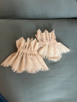 lace sleeve cuffs