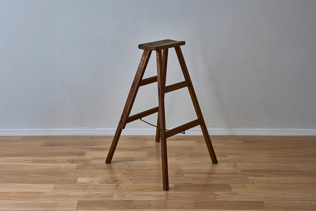 アンティーク/木製/脚立/踏み台/折りたたみ/昭和レトロ/インテリア/ディスプレイ/アトリエ/ステップ/古道具/ヴィンテージ/インダストリアル