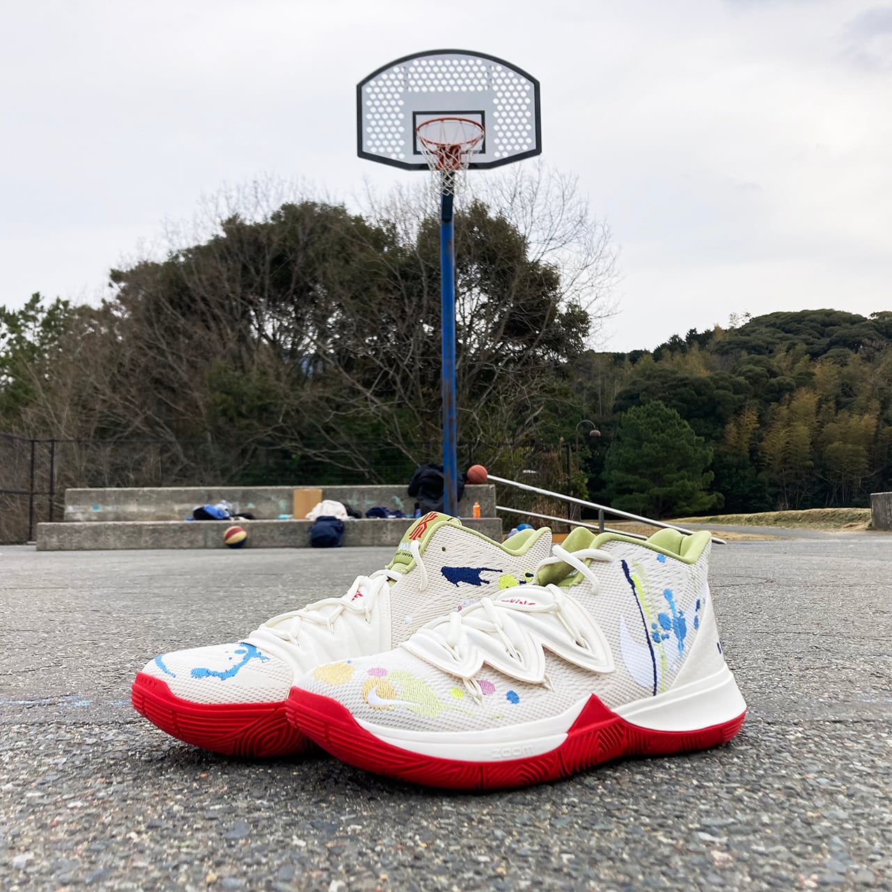 Nike Kyrie 5 EP ”Bandulu” ナイキ カイリー5 バンデュール CK5837-100 ...