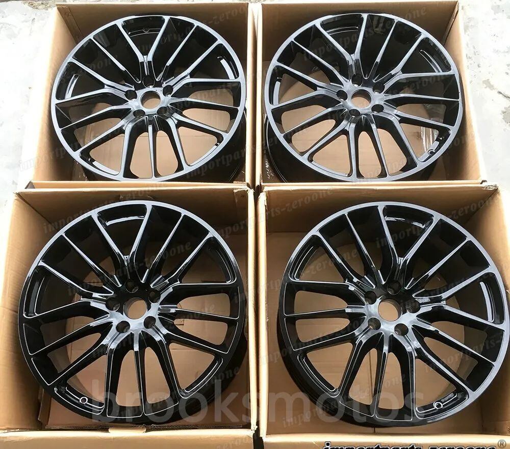 マセラティ レバンテ S 21インチホイール 21x9 21x10.5 グロスブラック