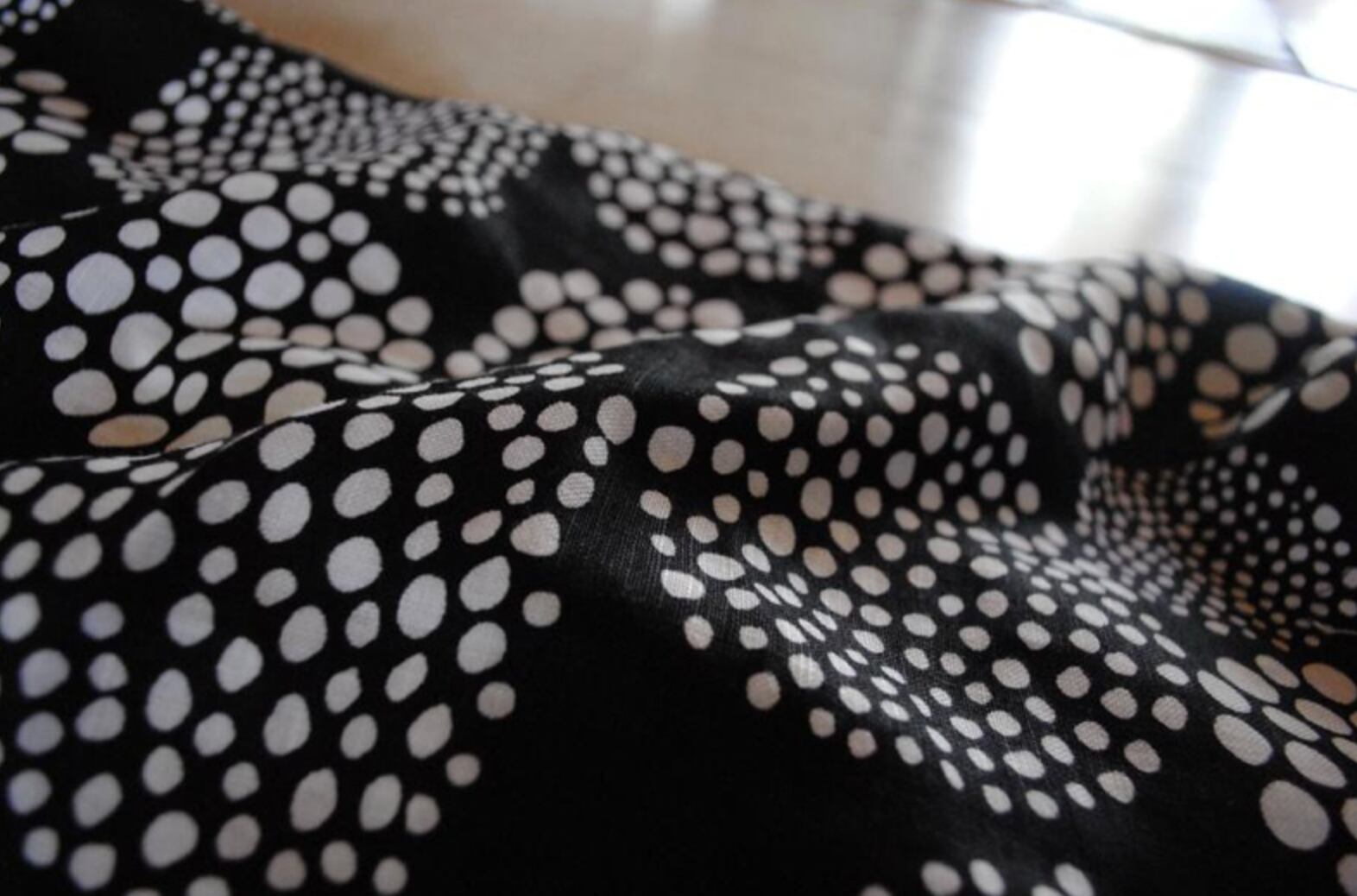 marimekko fabric for product Pallero 100％ linen50cm マリメッコ プロダクト用 リネン生地 Pallero (パッレロ) 黒